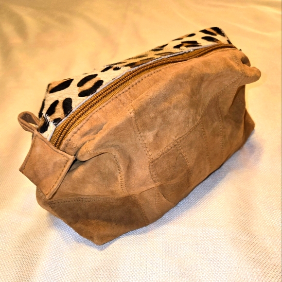 ROYAL STANDARD Adeline Leopard Print Cow Hide Cosmetic Bag 10”x6.5”x4” - Picture 3 of 5